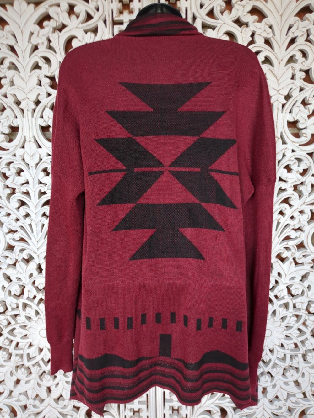 M/L Vintage Red and Black Long Sleeved Cardigan - Picture 2 of 7